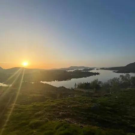 Feriehus Og Naust I Idylliske Omstendigheter Tjørvåg Exterior foto