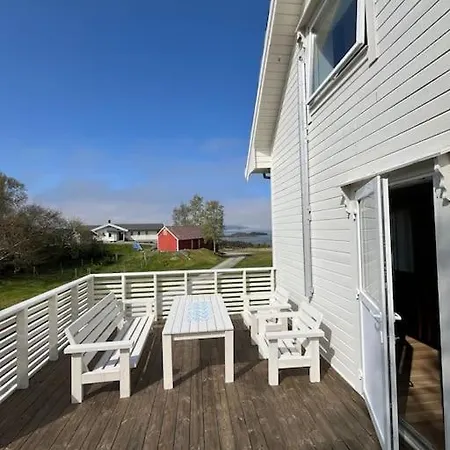 Feriehus Og Naust I Idylliske Omstendigheter Tjørvåg Exterior foto