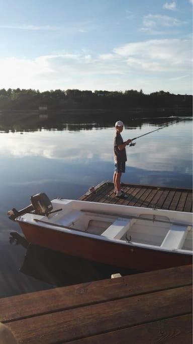 Og Naust I Idylliske Omstendigheter Holiday home